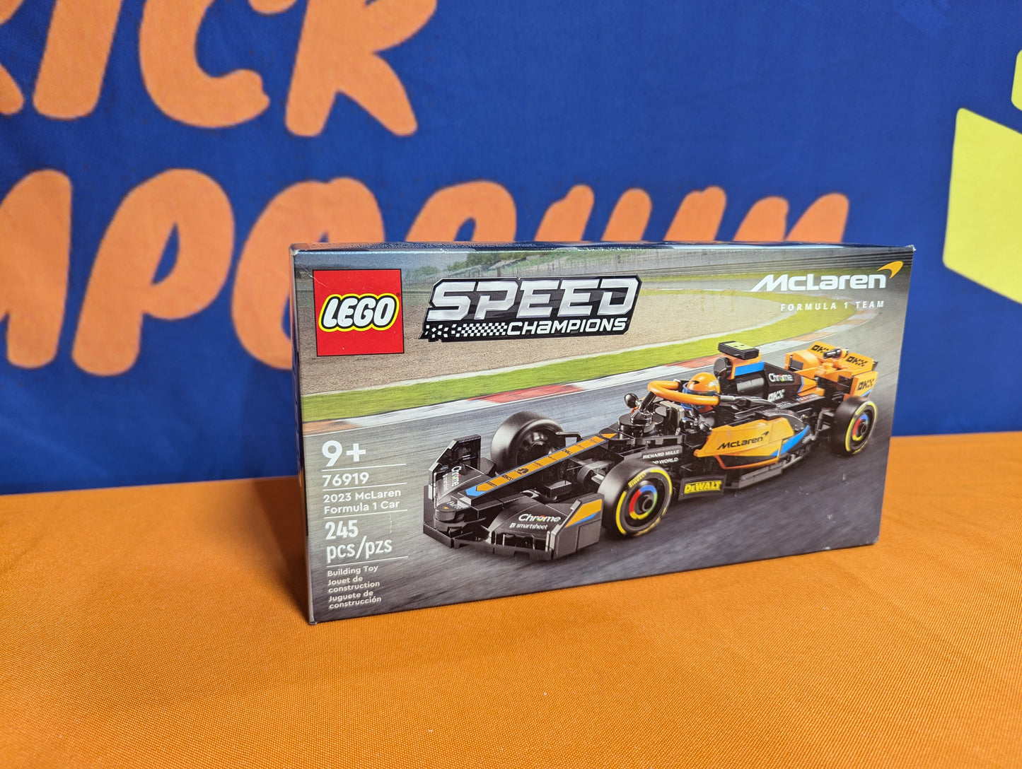 76919 -2023 McLaren formula 1 car